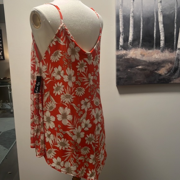 NWT Lilly Morgan floral flowy tank - Picture 3 of 5